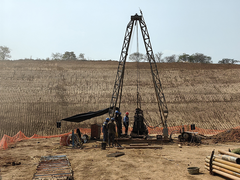 22.KFM 礦區(qū)采場邊坡及排土場穩(wěn)定性研究項目(第一階段)-工程地質勘察.jpg